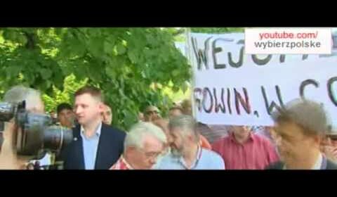 Palikot pogoniony przez protestujących taksówkarzy