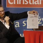 Grzegorz Braun: Anglosasi popychają nas pod ciężarówkę z gruzem