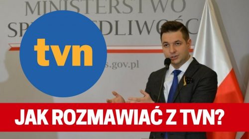 Polityk nie mógł wytrzymać ze śmiechu na konferencji prasowej