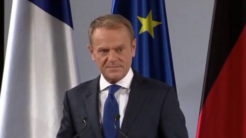 Tusk dostał nagrodę za walkę z Polską i Polakami!