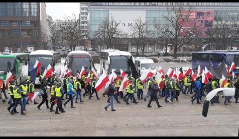 Rolnicy “oblegają” Warszawę